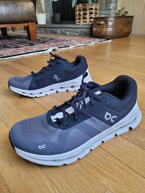 On Running Cloudrunner Sneakers